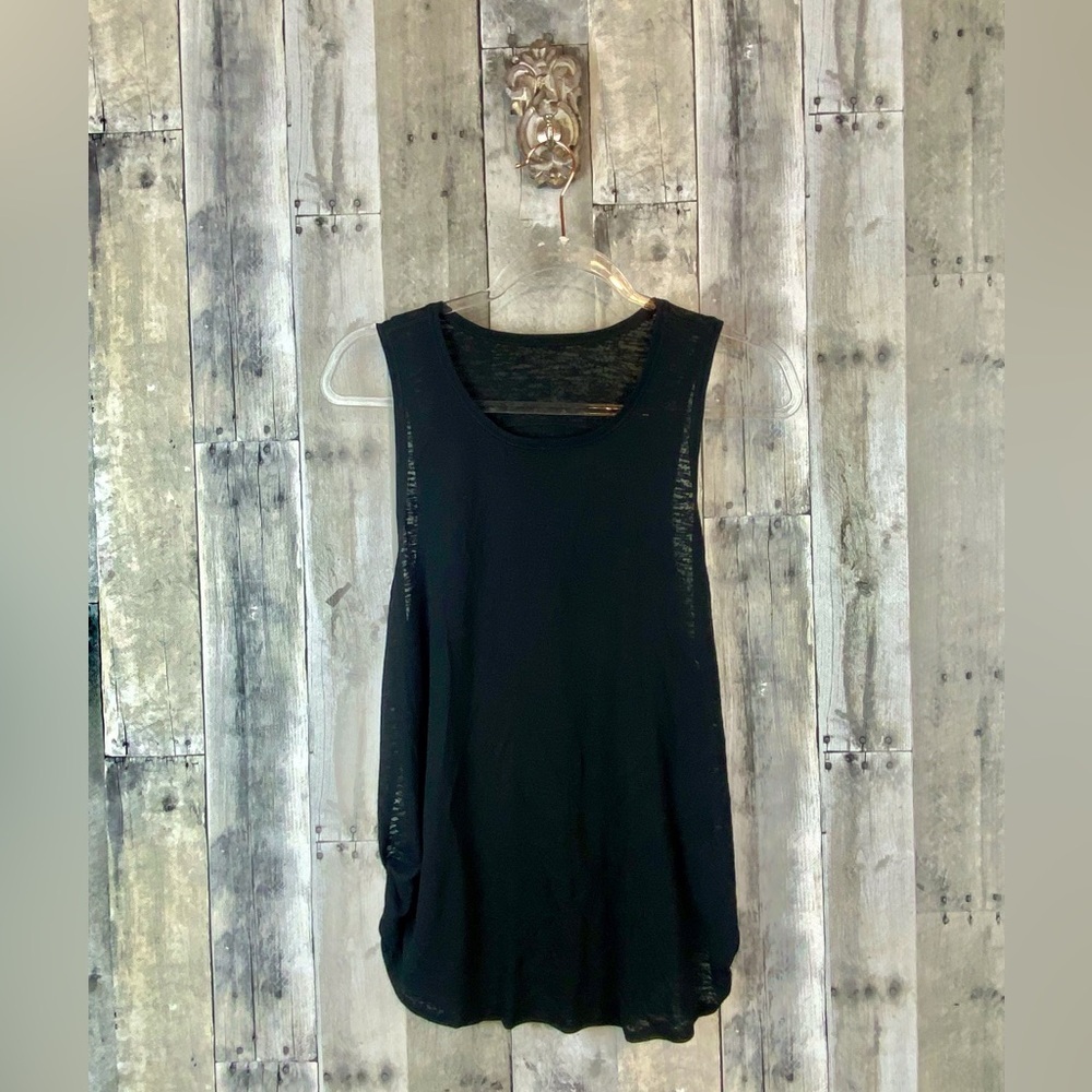 Lululemon Round Two Tank in Black Size 8. - Picture 2 of 8